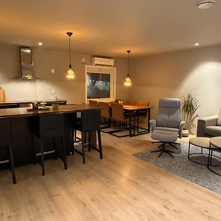 Breivang Large 3-bedroom Apartamento *